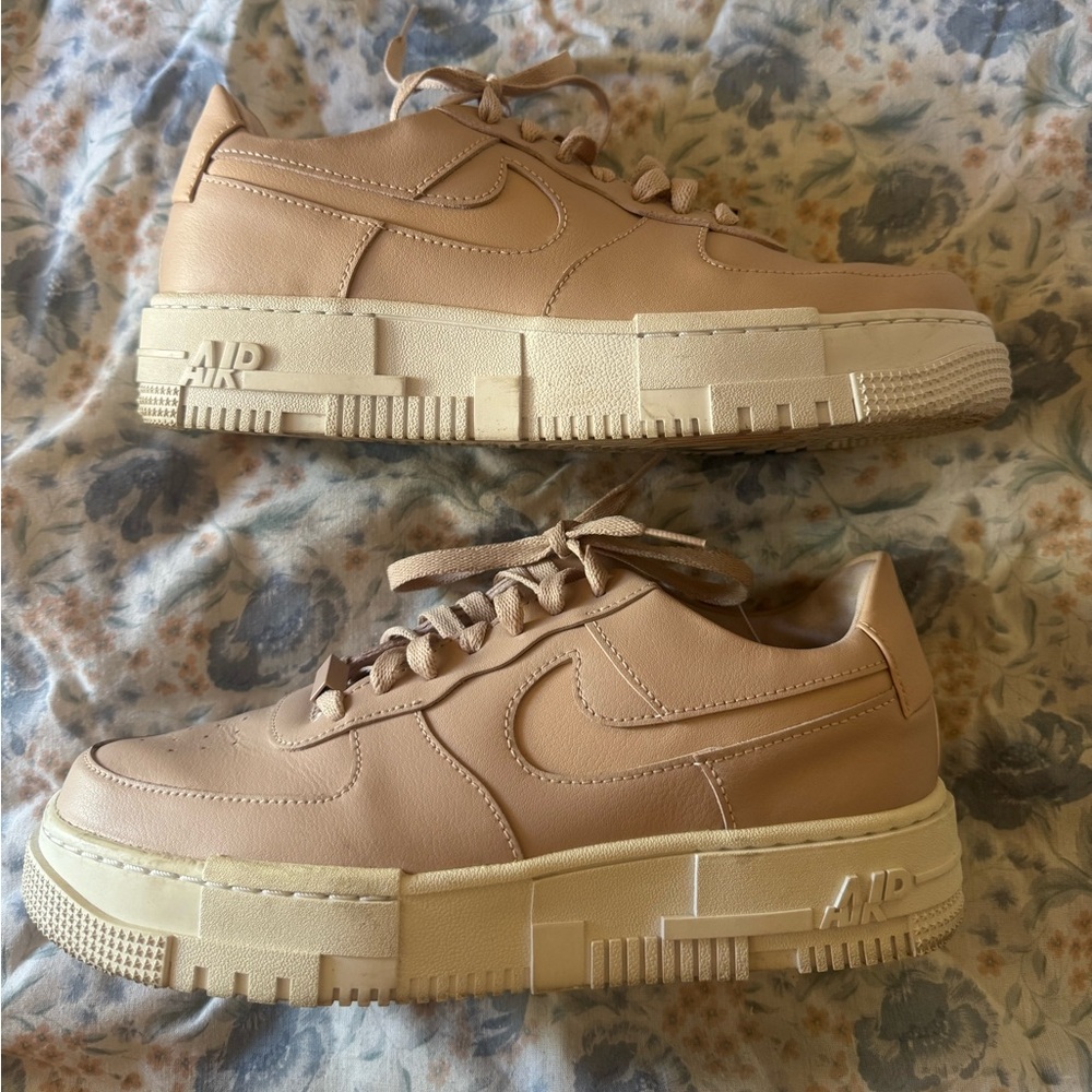 Nike AF1 pixel low beige